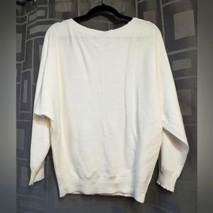 Batwing white Sweater M/L